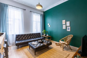 Stylish Flat 5-Min Walk to Taksim Square in Beyoglu